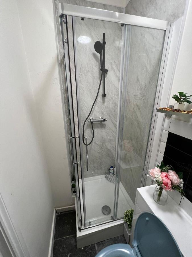 Lovely Apartment Close To Acton Central Station London Ngoại thất bức ảnh
