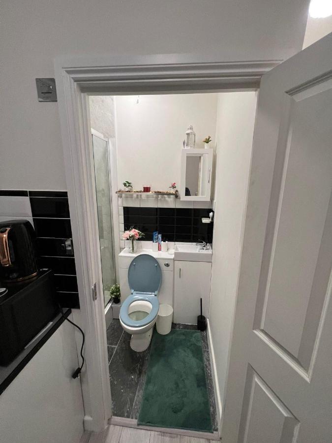 Lovely Apartment Close To Acton Central Station London Ngoại thất bức ảnh
